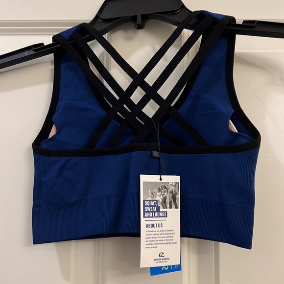 Ewedoos ladies sports bra - Picture 2 of 3